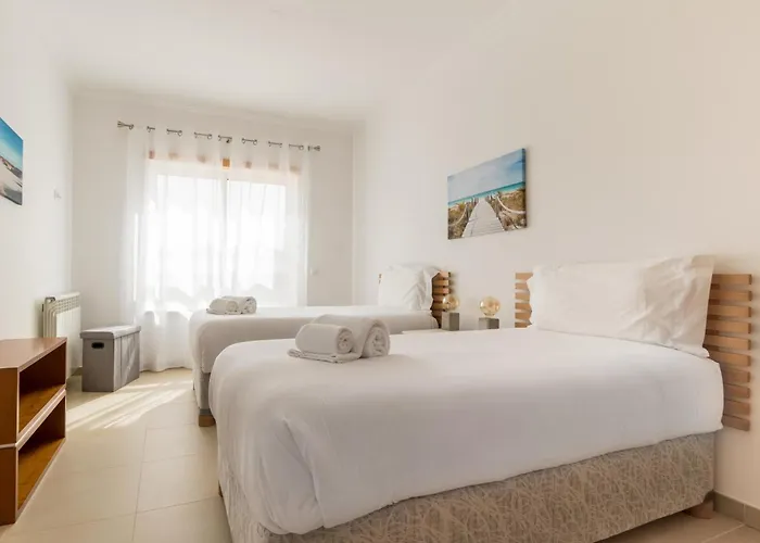 By The In D'el Rey אובידוס